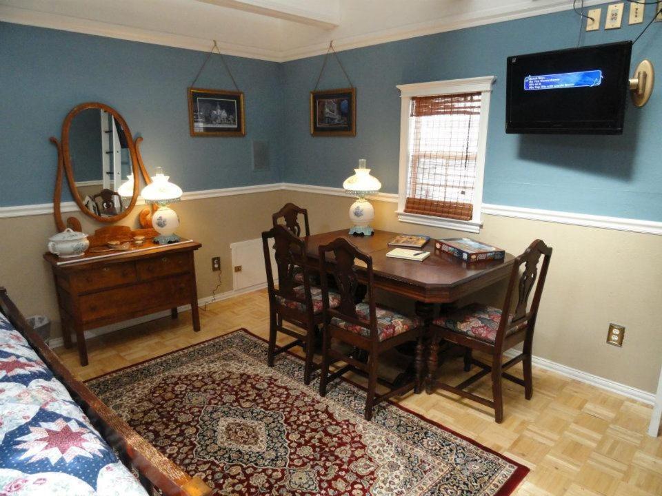 Book Nook Inn Lumberton Δωμάτιο φωτογραφία